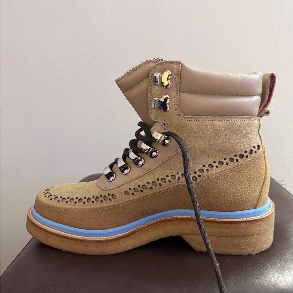 Stylish Beige and Blue Lace-Up Boots - Picture 4 of 9